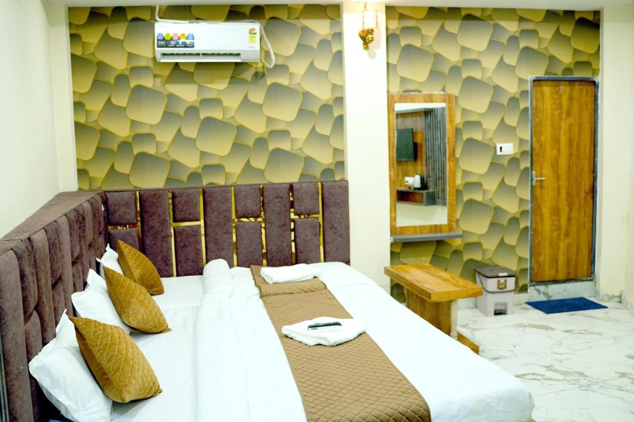 Hotel Mahalok Palace اوجاين المظهر الخارجي الصورة