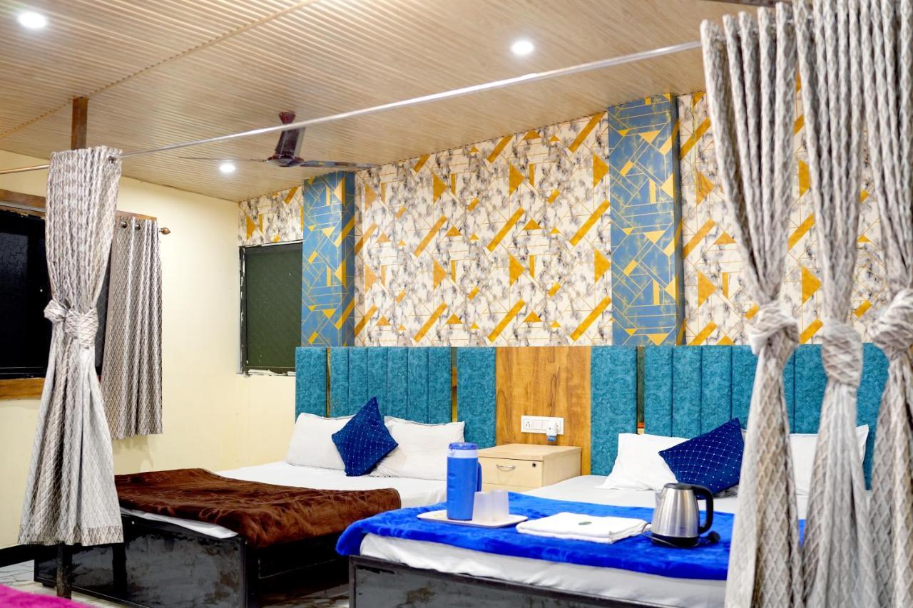 Hotel Mahalok Palace اوجاين المظهر الخارجي الصورة